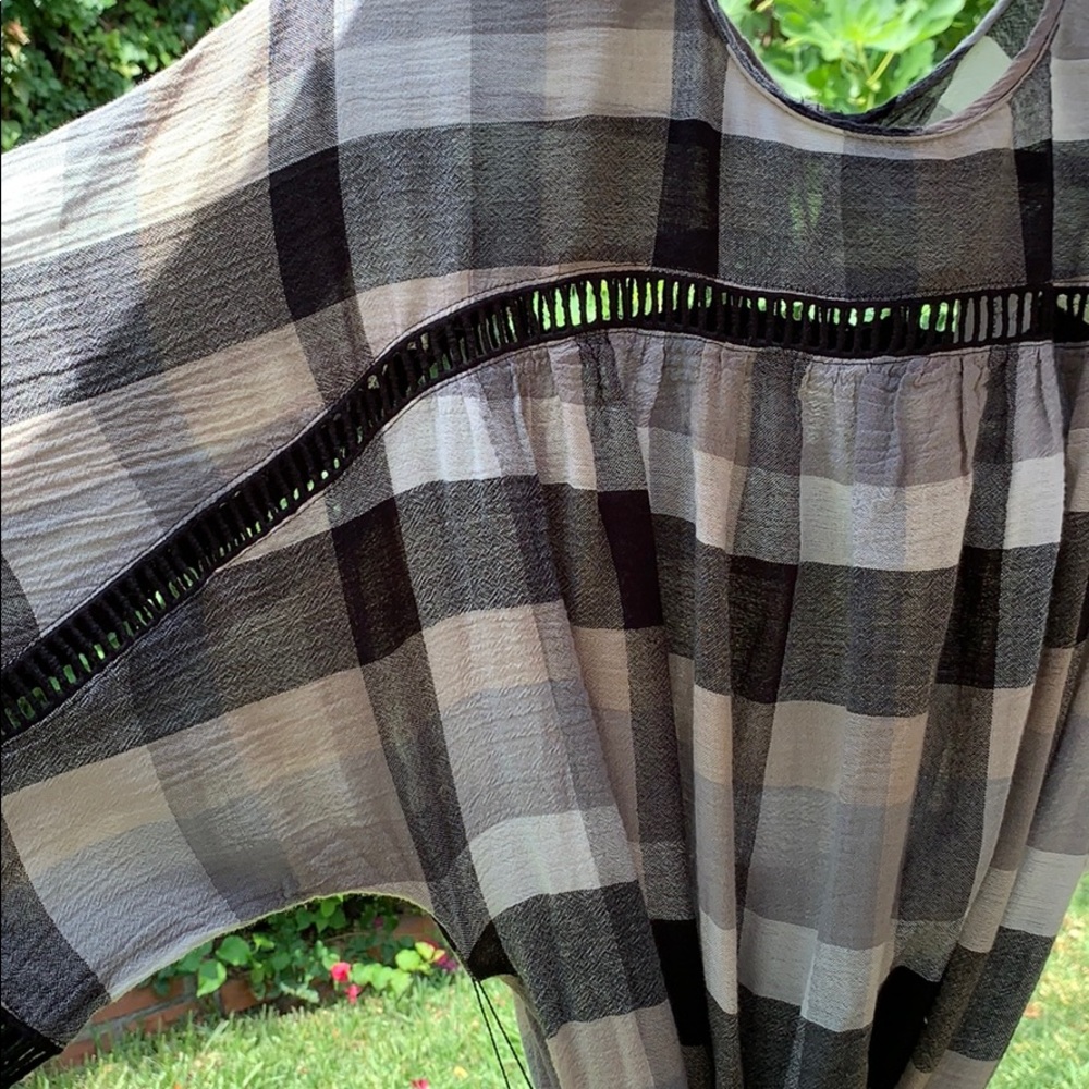 Dress - Picture 4 of 4